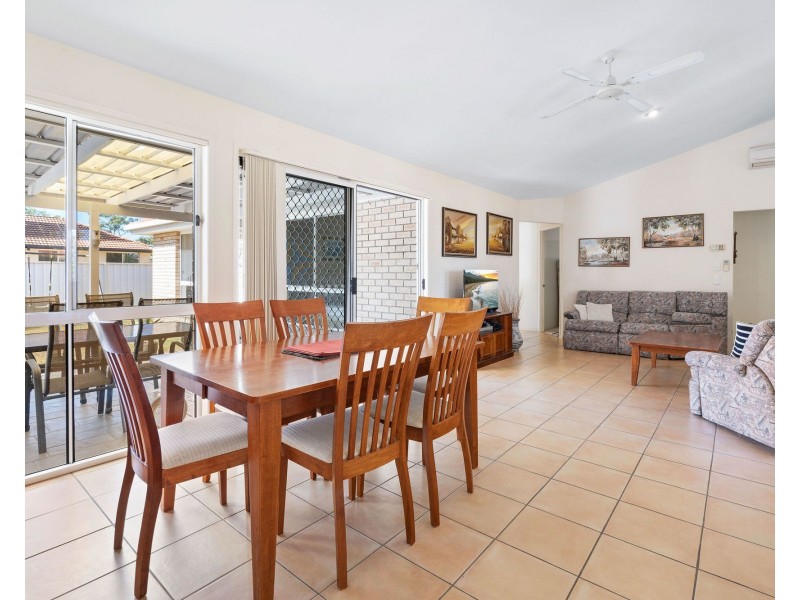 23 Kite Circuit, Arundel QLD 4214