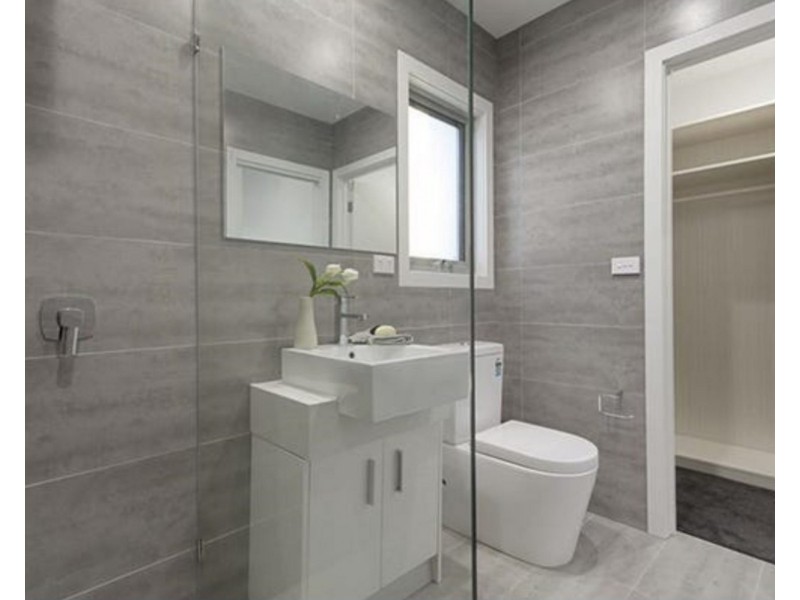 2/34 Cyclamen Avenue, Altona North VIC 3025