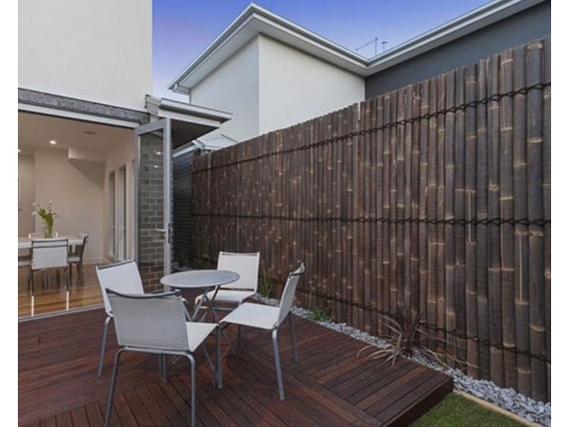 2/34 Cyclamen Avenue, Altona North VIC 3025