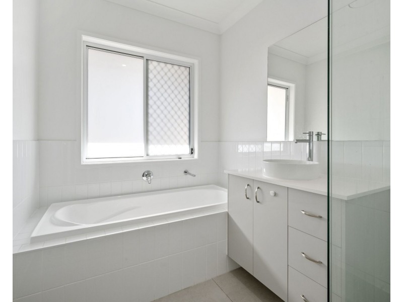 106 Blackwood Road, Deagon QLD 4017