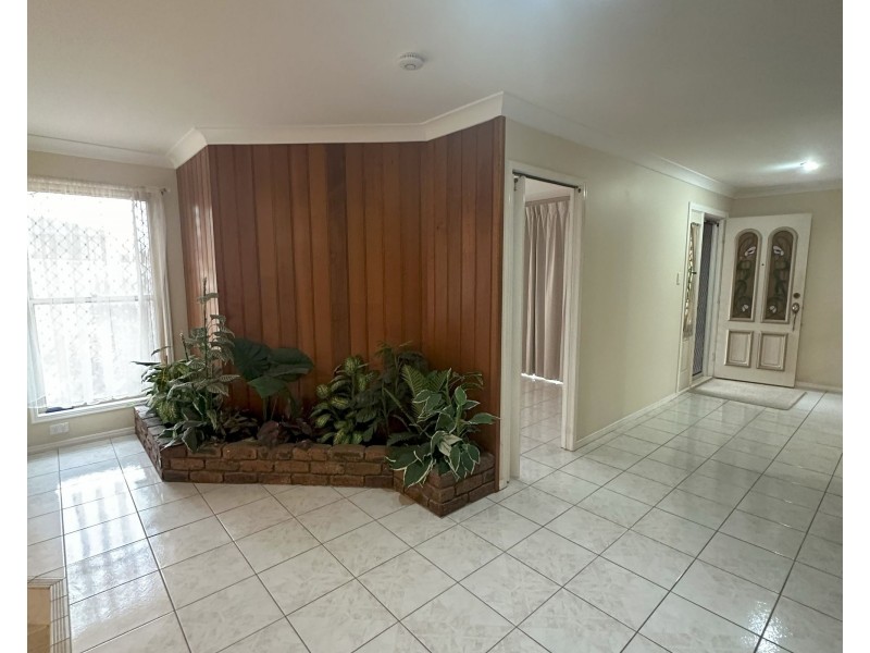 1 East West Avenue, Avoca QLD 4670