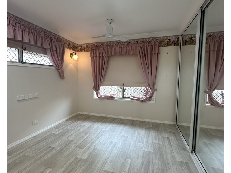 1 East West Avenue, Avoca QLD 4670