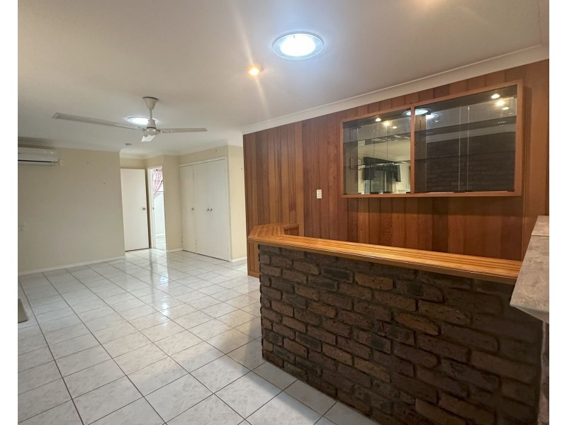 1 East West Avenue, Avoca QLD 4670