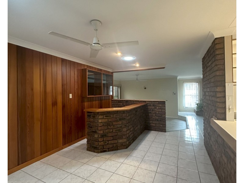 1 East West Avenue, Avoca QLD 4670