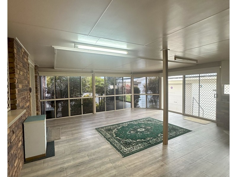 1 East West Avenue, Avoca QLD 4670