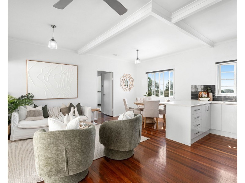 10 Grainger Street, Wynnum QLD 4178