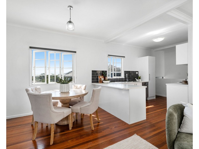 10 Grainger Street, Wynnum QLD 4178