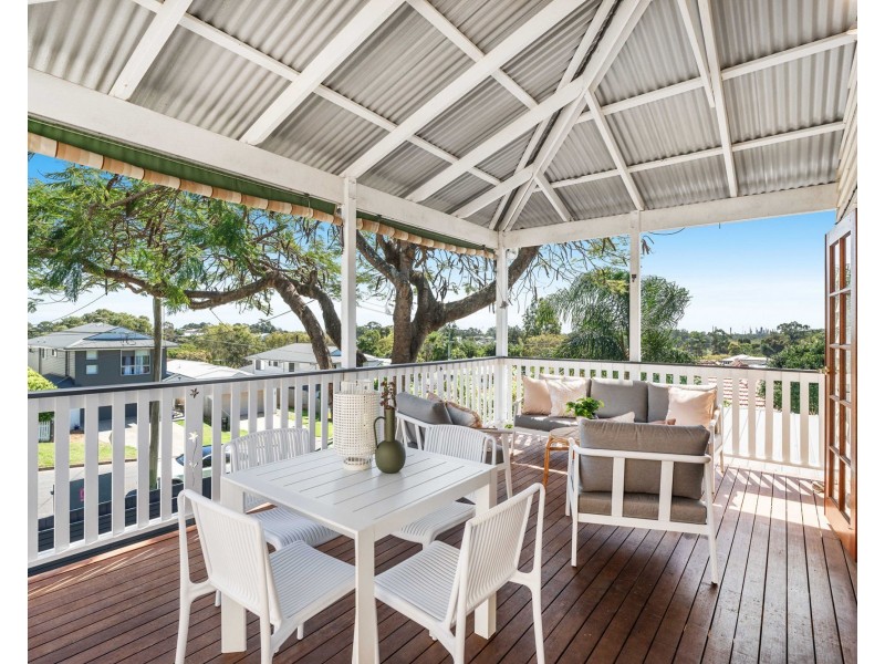 10 Grainger Street, Wynnum QLD 4178