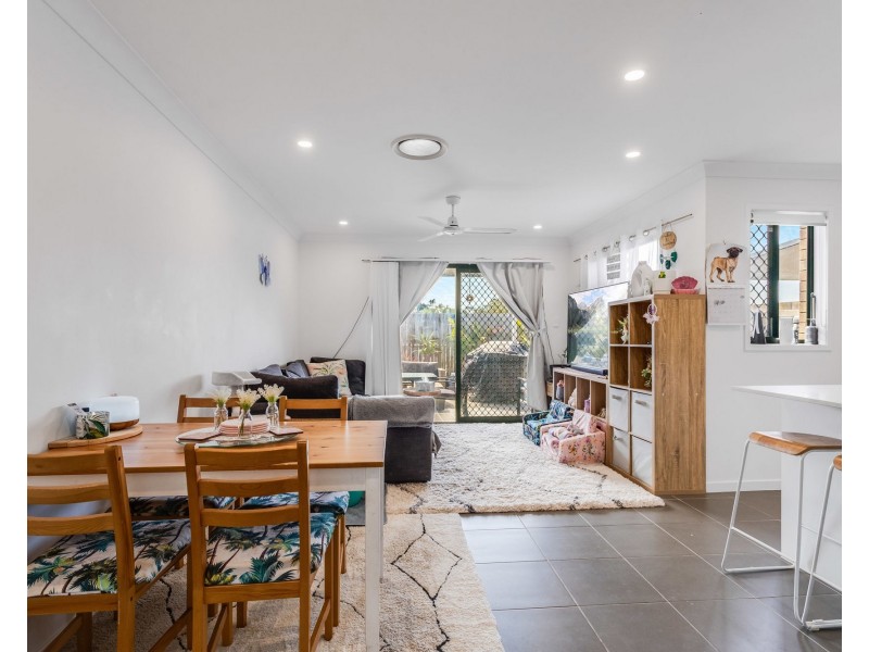 2/15 Waratah Way, Morayfield QLD 4506