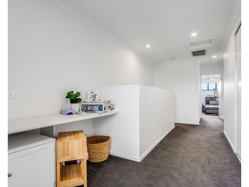 2/15 Waratah Way, Morayfield QLD 4506