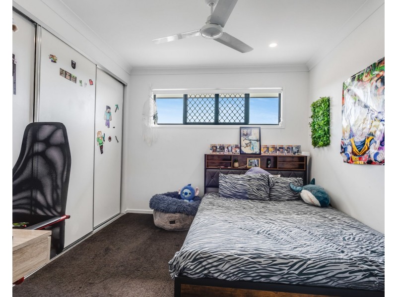 2/15 Waratah Way, Morayfield QLD 4506