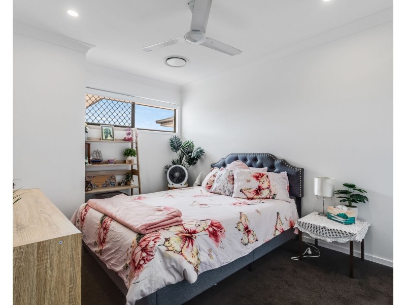 2/15 Waratah Way, Morayfield QLD 4506