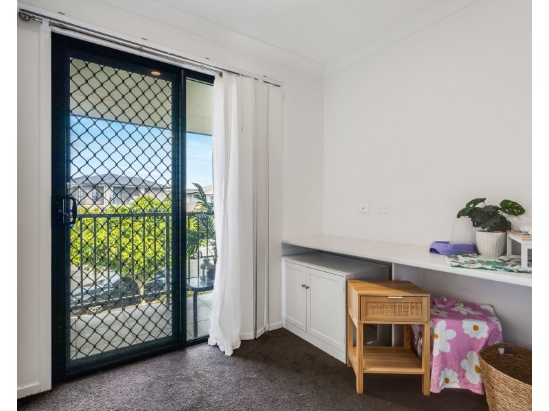 2/15 Waratah Way, Morayfield QLD 4506
