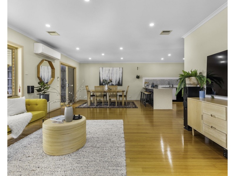 1 Sienna Court, Roxburgh Park VIC 3064