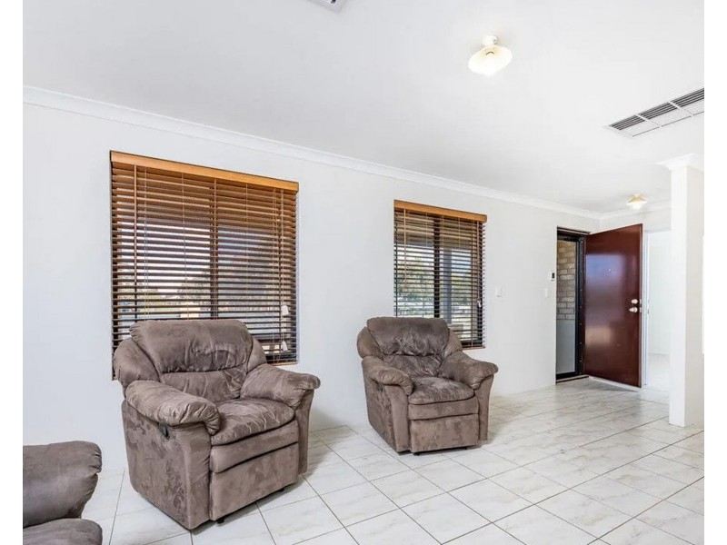 82 Pinegrove Drive, Ellenbrook WA 6069