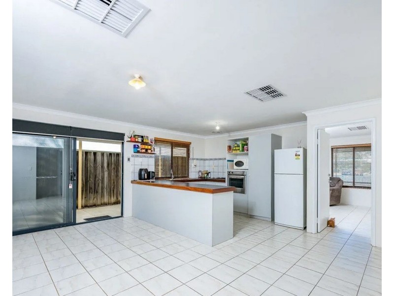 82 Pinegrove Drive, Ellenbrook WA 6069