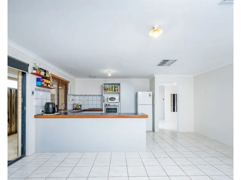 82 Pinegrove Drive, Ellenbrook WA 6069