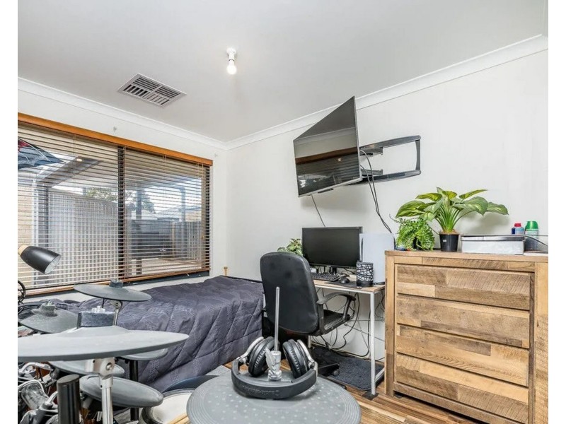 82 Pinegrove Drive, Ellenbrook WA 6069