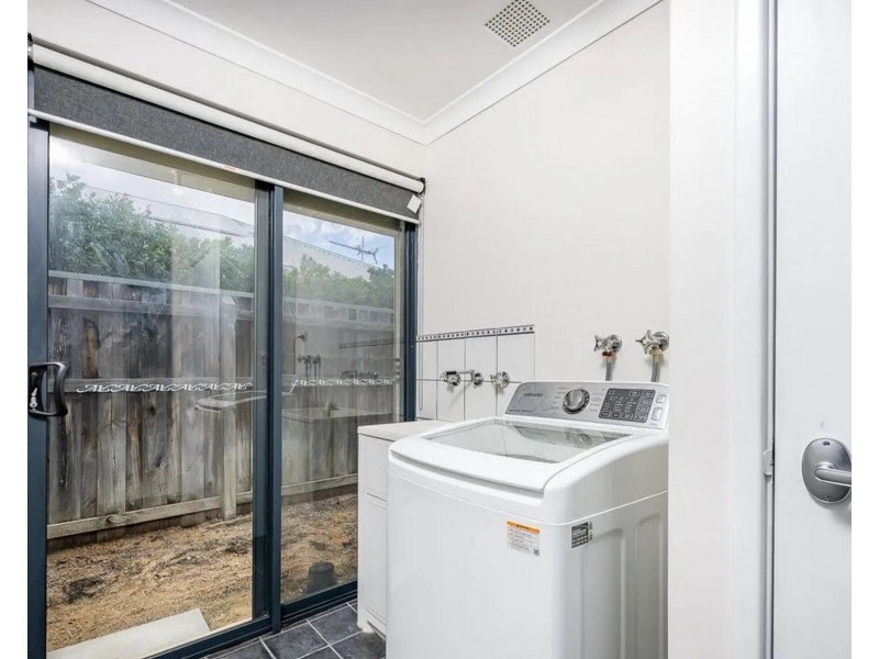 82 Pinegrove Drive, Ellenbrook WA 6069