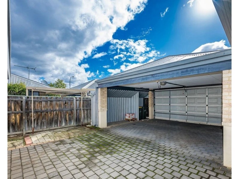 82 Pinegrove Drive, Ellenbrook WA 6069