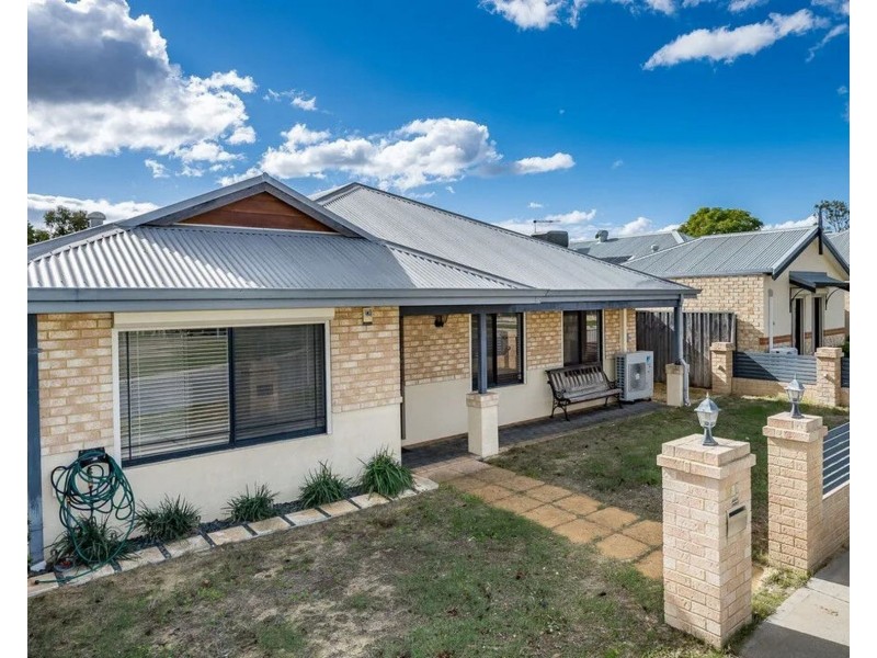 82 Pinegrove Drive, Ellenbrook WA 6069