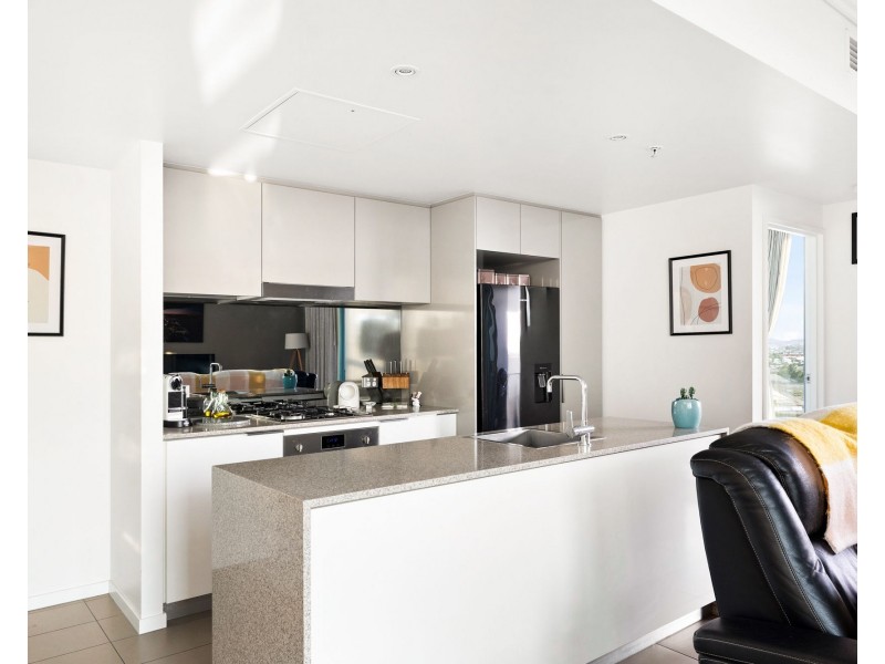 31512/2 Harbour Road, Hamilton QLD 4007