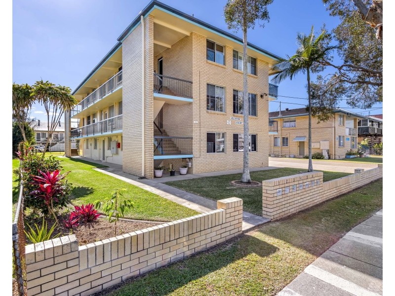 2/24 Fourth Avenue, Sandgate QLD 4017