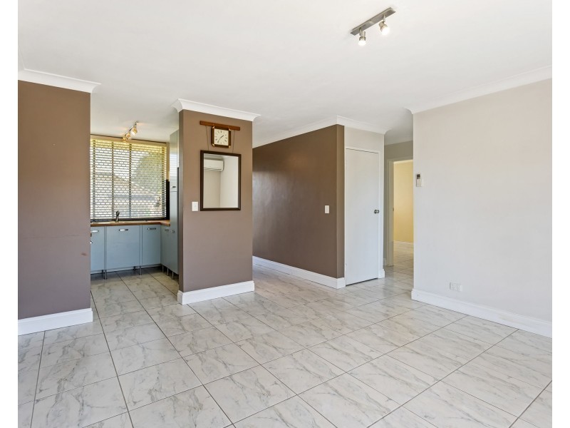 2/24 Fourth Avenue, Sandgate QLD 4017