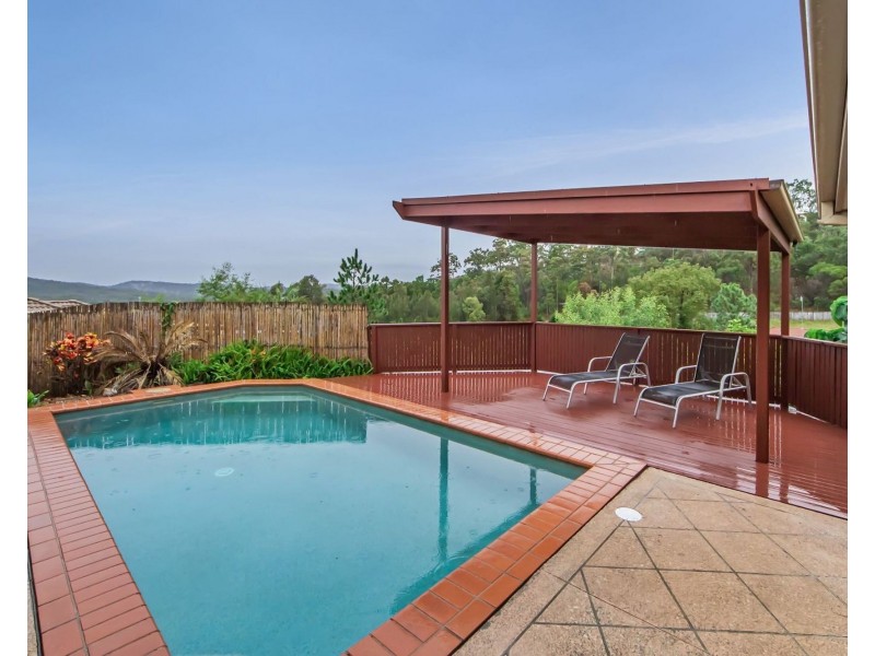 14 Pago Terrace, Pacific Pines QLD 4211