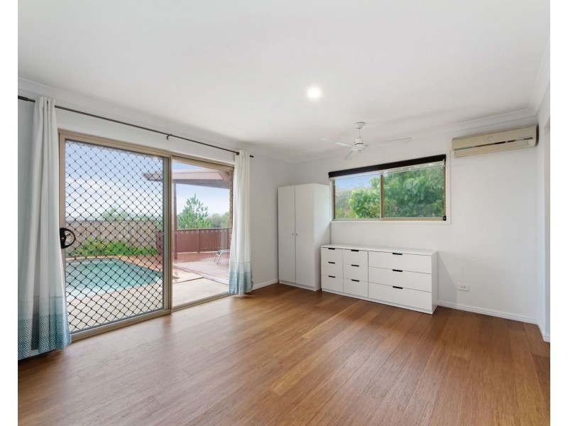 14 Pago Terrace, Pacific Pines QLD 4211