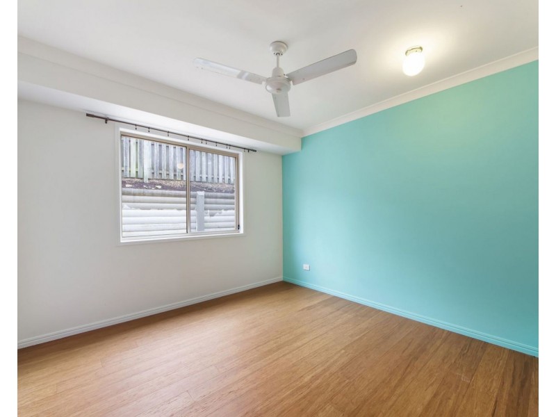 14 Pago Terrace, Pacific Pines QLD 4211