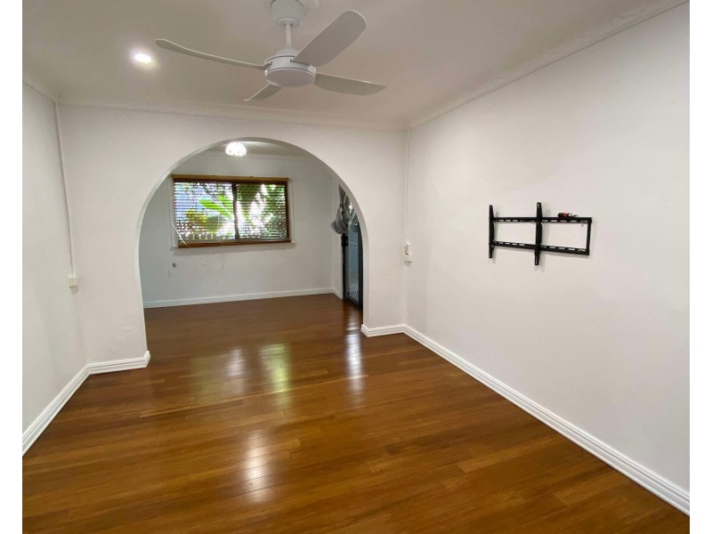 9 High Street, Walkervale QLD 4670