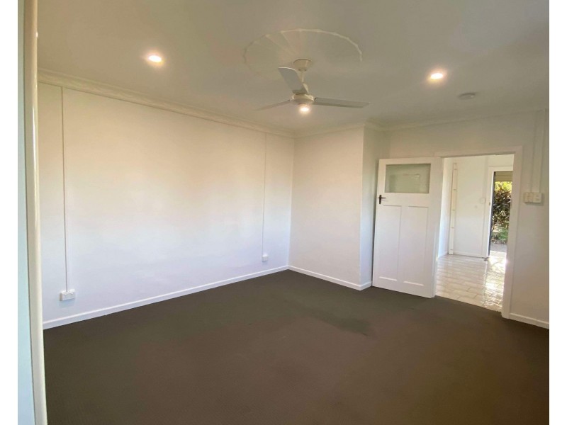 9 High Street, Walkervale QLD 4670