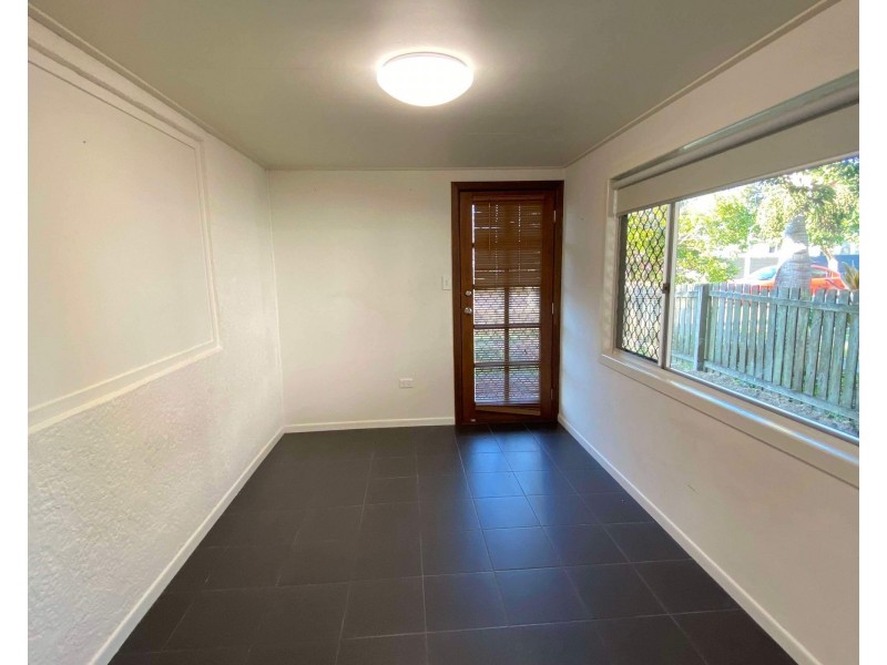 9 High Street, Walkervale QLD 4670