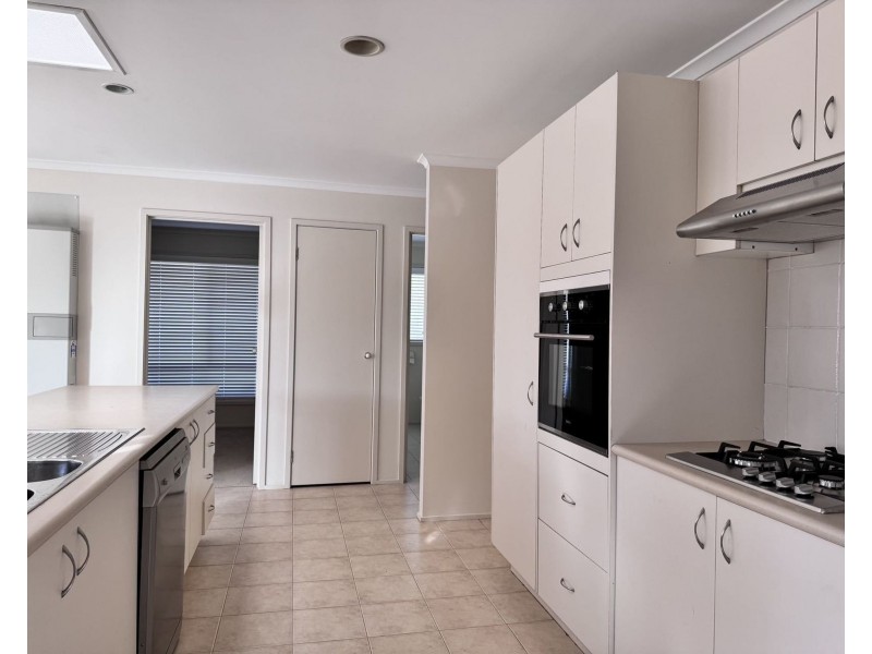 19 Heathcote Drive, Forest Hill VIC 3131