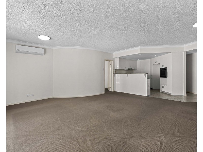 4/3 Rock Street, Scarborough QLD 4020