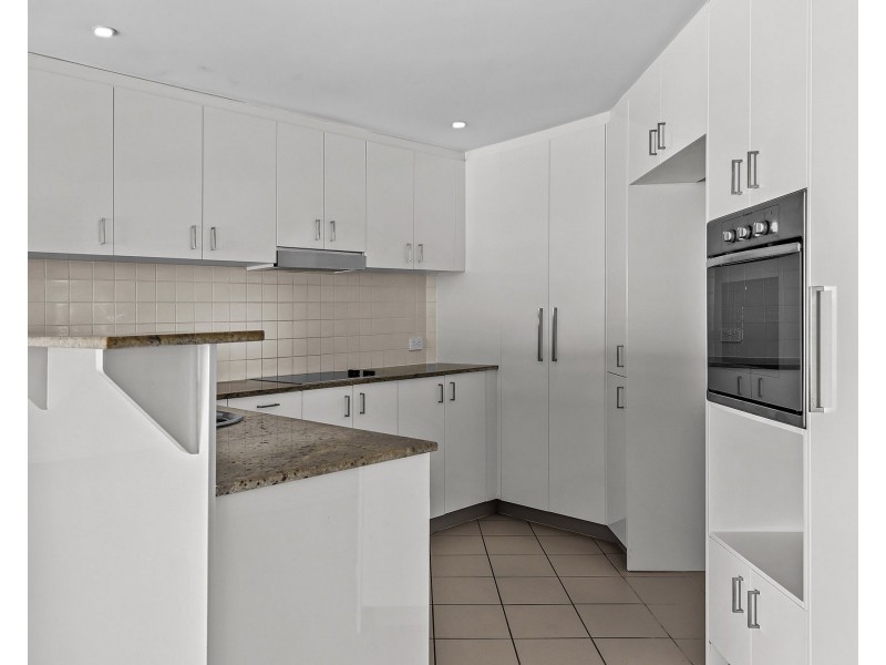 4/3 Rock Street, Scarborough QLD 4020
