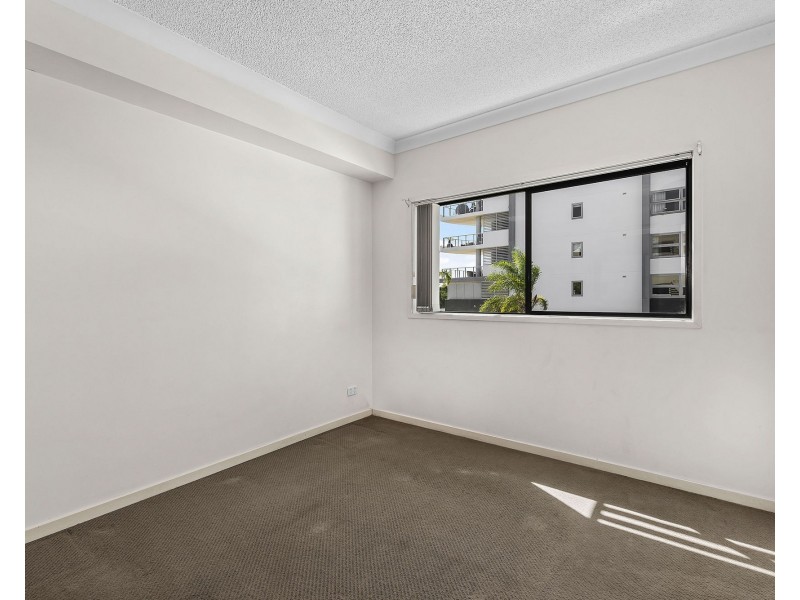 4/3 Rock Street, Scarborough QLD 4020
