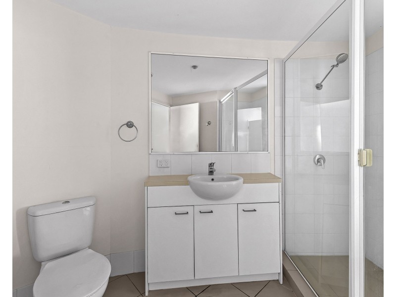 4/3 Rock Street, Scarborough QLD 4020