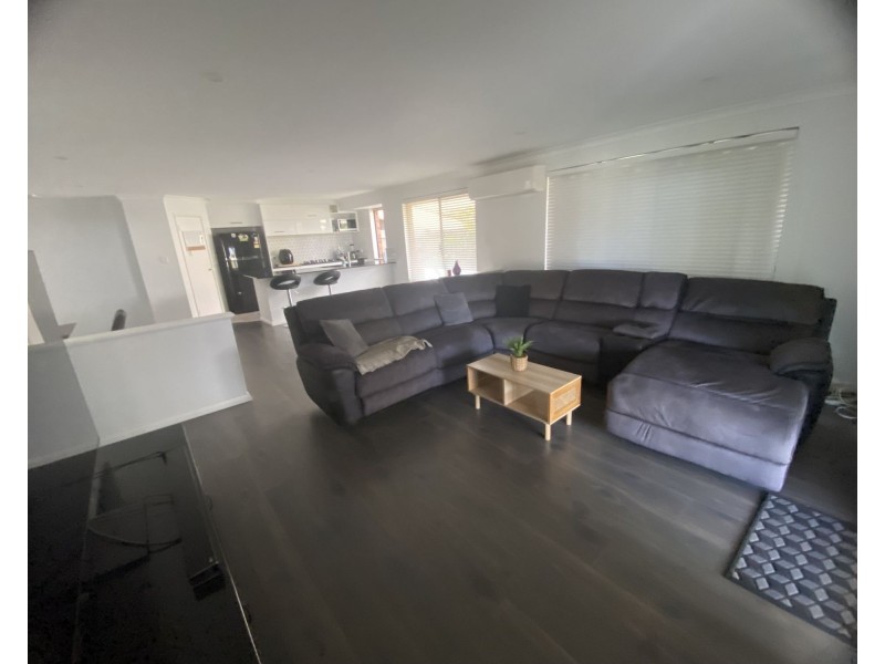 20 Tyneside Loop, Meadow Springs WA 6210