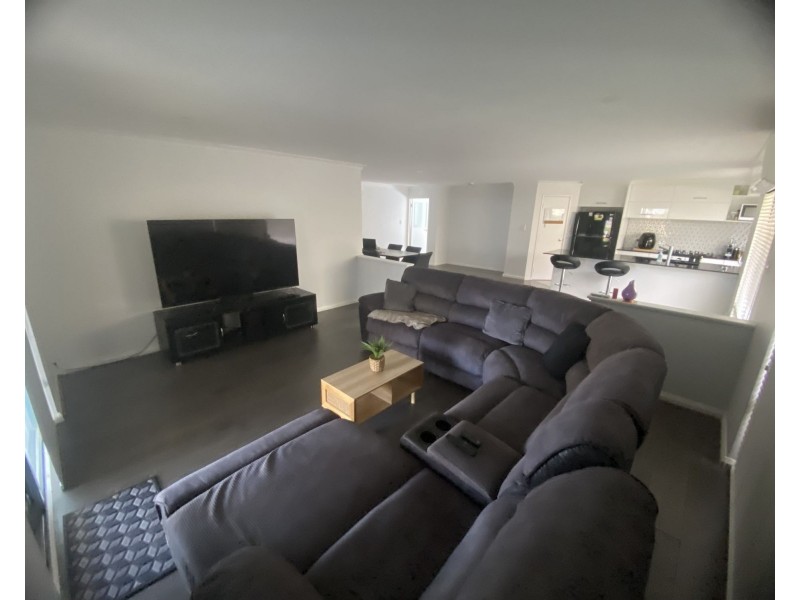 20 Tyneside Loop, Meadow Springs WA 6210