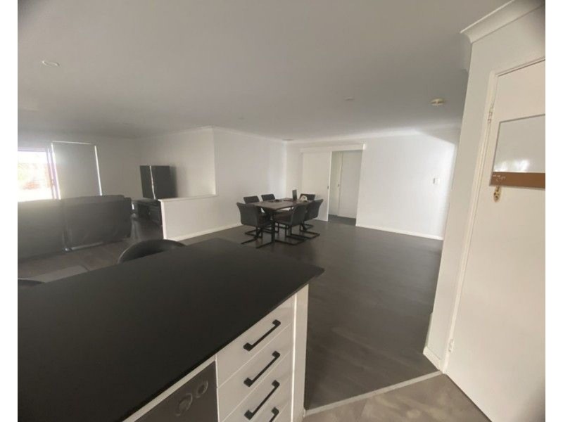 20 Tyneside Loop, Meadow Springs WA 6210