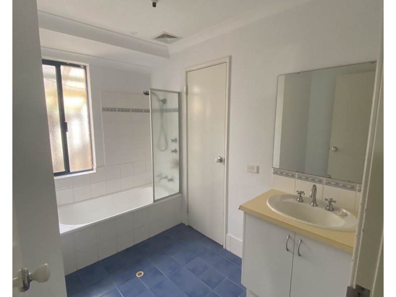 20 Tyneside Loop, Meadow Springs WA 6210