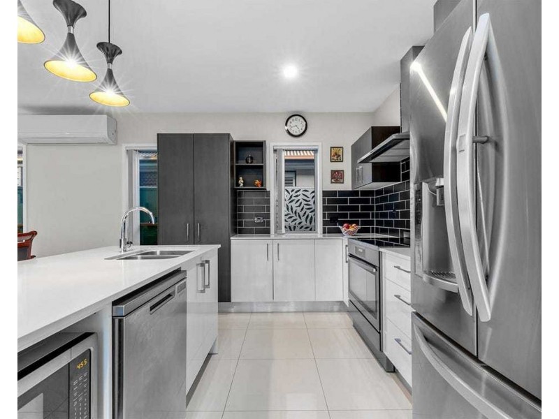3 Bells Esplanade, Pelican Waters QLD 4551