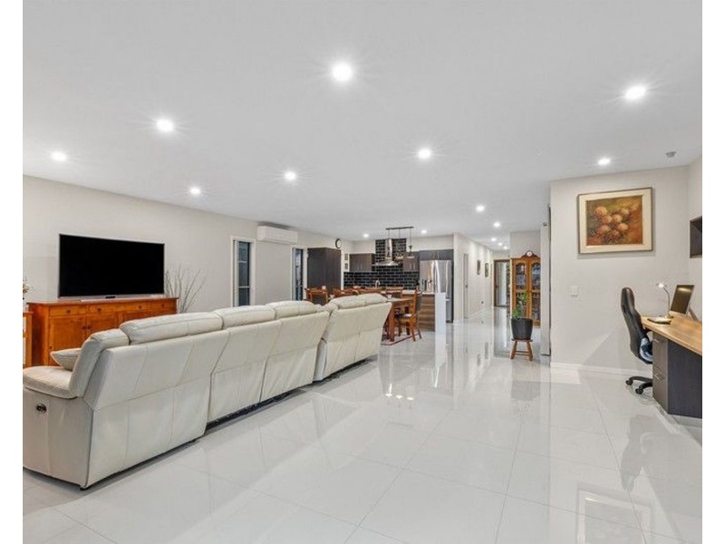 3 Bells Esplanade, Pelican Waters QLD 4551