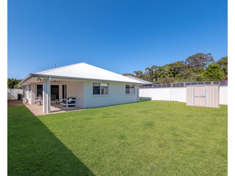 5 Forster Place, Pelican Waters QLD 4551