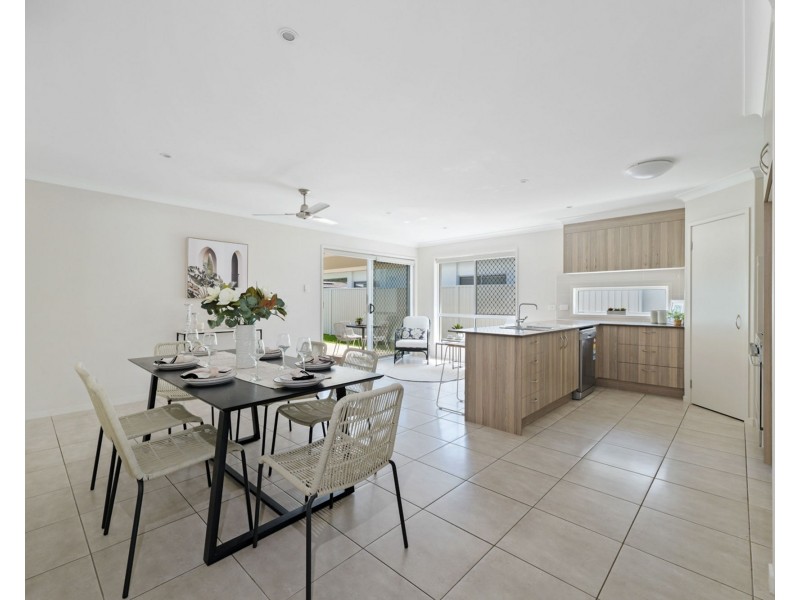 5 Forster Place, Pelican Waters QLD 4551