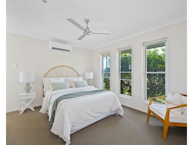 5 Forster Place, Pelican Waters QLD 4551