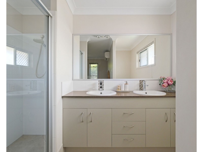 5 Forster Place, Pelican Waters QLD 4551