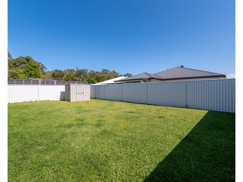 5 Forster Place, Pelican Waters QLD 4551
